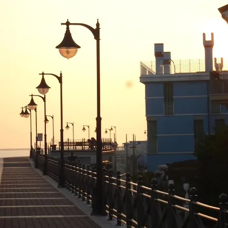 Modern Seaside Flat By The Pool Вилла *