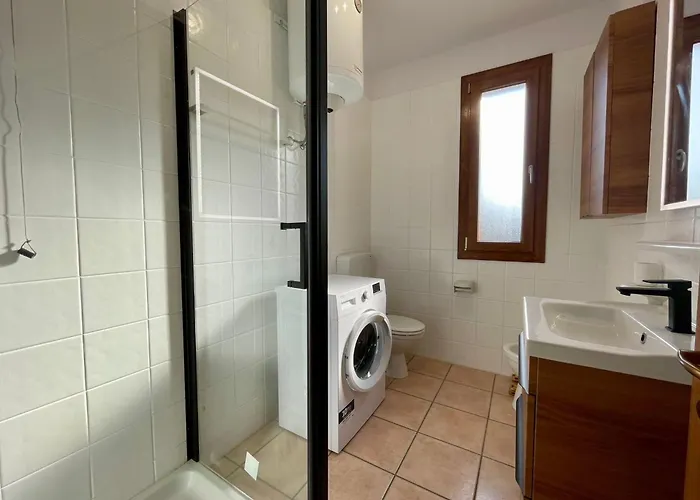 וילה Modern Seaside Flat By The Pool *