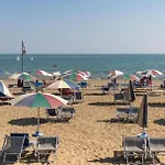 Villa Modern Seaside Flat By The Pool Caorle