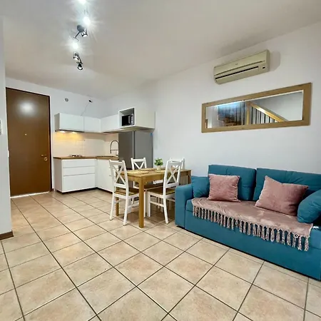 Vila Modern Seaside Flat By The Pool