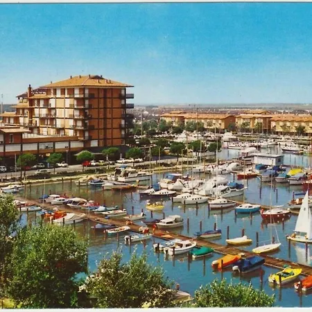 Modern Seaside Flat By The Pool * كاوْرلي